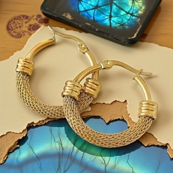 Trendy Chic 18K Gold Plated Stainless Steel Textured Mesh Hoop Earrings - Picture 5 of 14